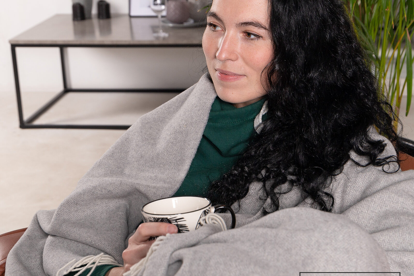 Merino-cashmere throws: what 10% cashmere actually does