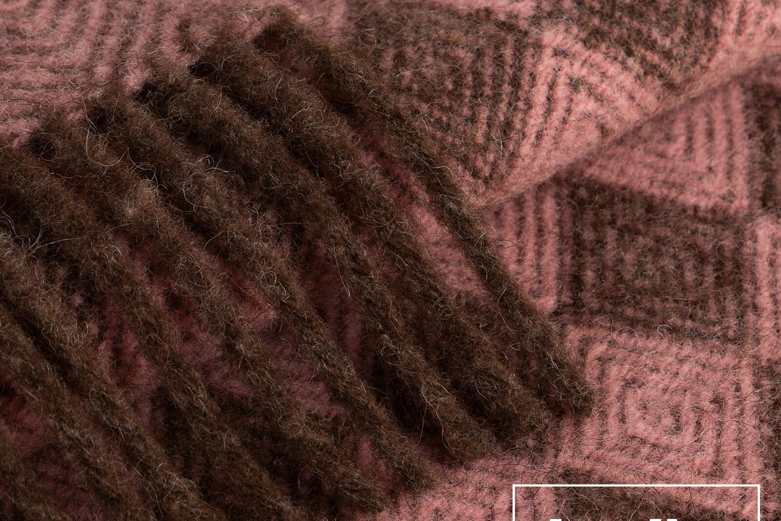 New wool throw: smell, shedding and bobbling – what's normal