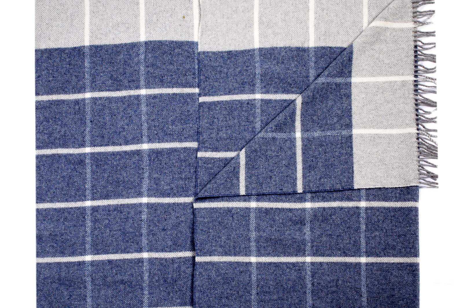 Which sofa throw works with a dog? Wool, cotton-blend or fleece